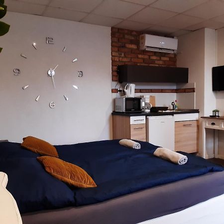 Ady Apartman Tata Extérieur photo