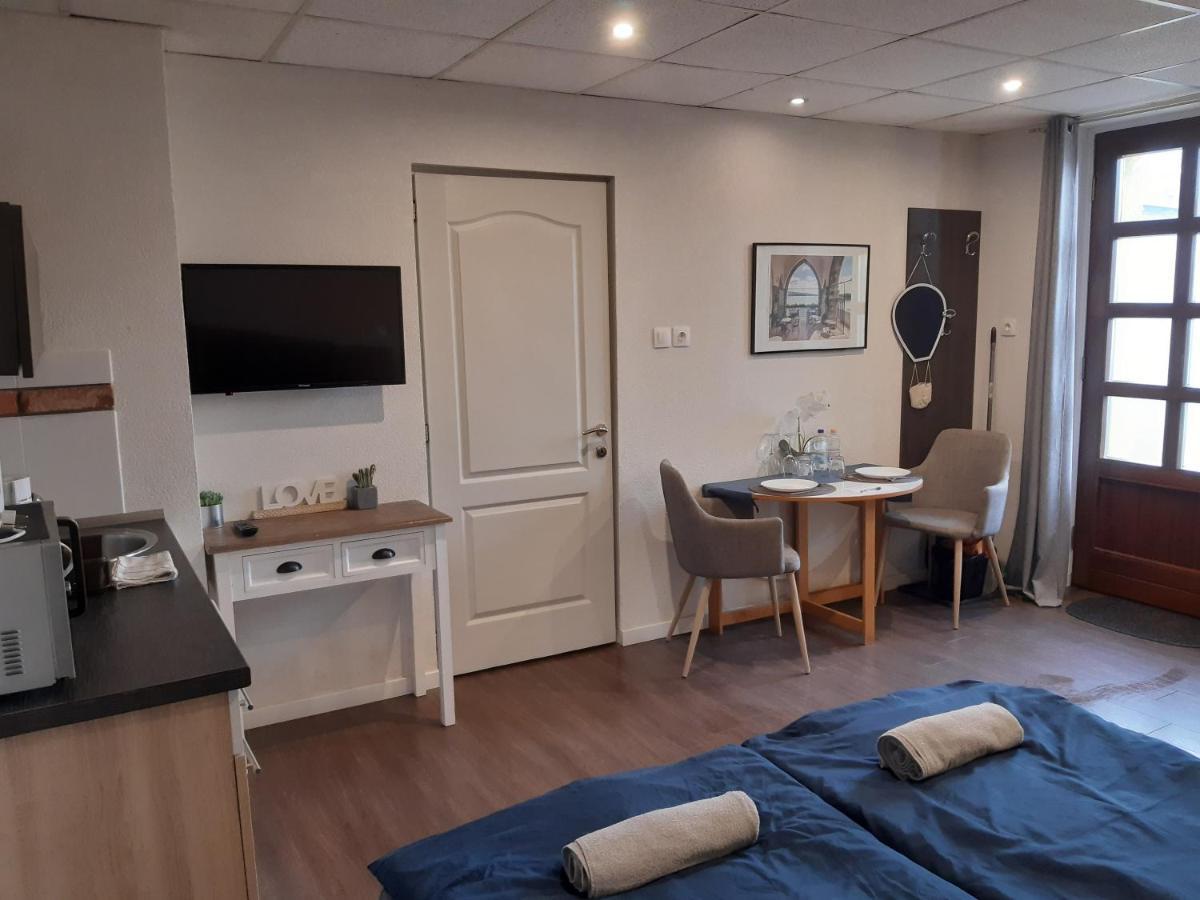 Ady Apartman Tata Extérieur photo